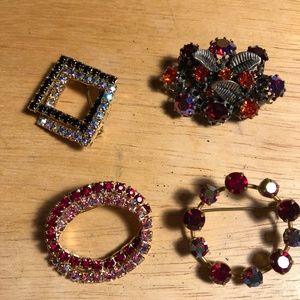 Vintage pin lot (4)